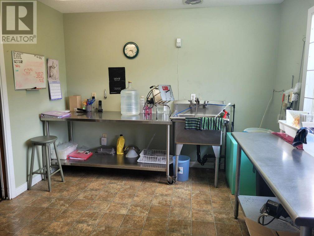 722 1st Ave, Chase, British Columbia   - Photo 8 - 179495