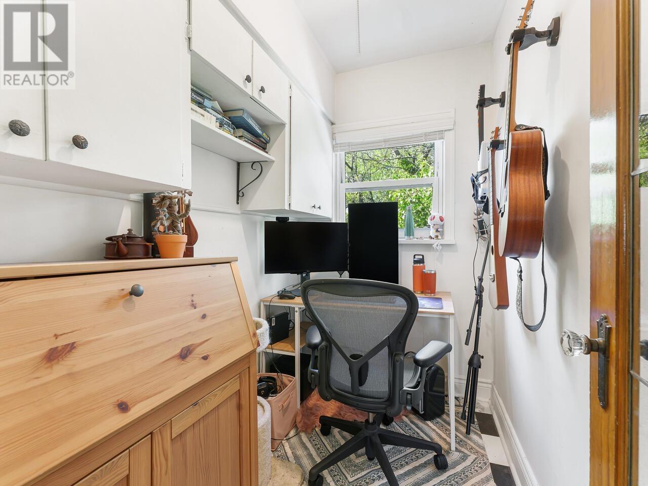 Listing Picture 8 of 21 : 1625 E 8TH AVENUE, Vancouver / 溫哥華 - 魯藝地產 Yvonne Lu Group - MLS Medallion Club Member