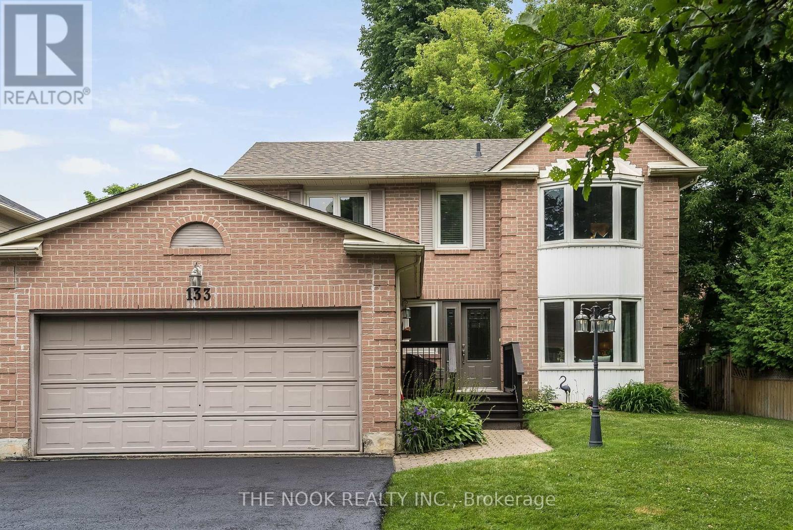 133 EVENSONG DRIVE, whitby, Ontario