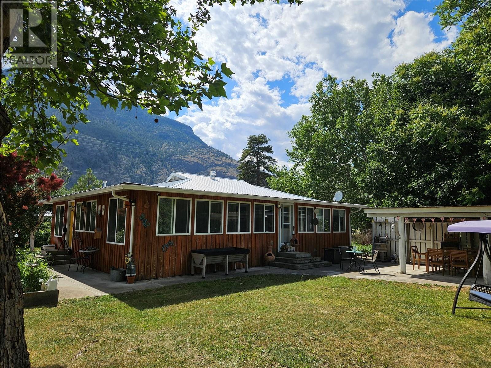 2224 Newton Road, Cawston, British Columbia  V0X 1C1 - Photo 2 - 10317236