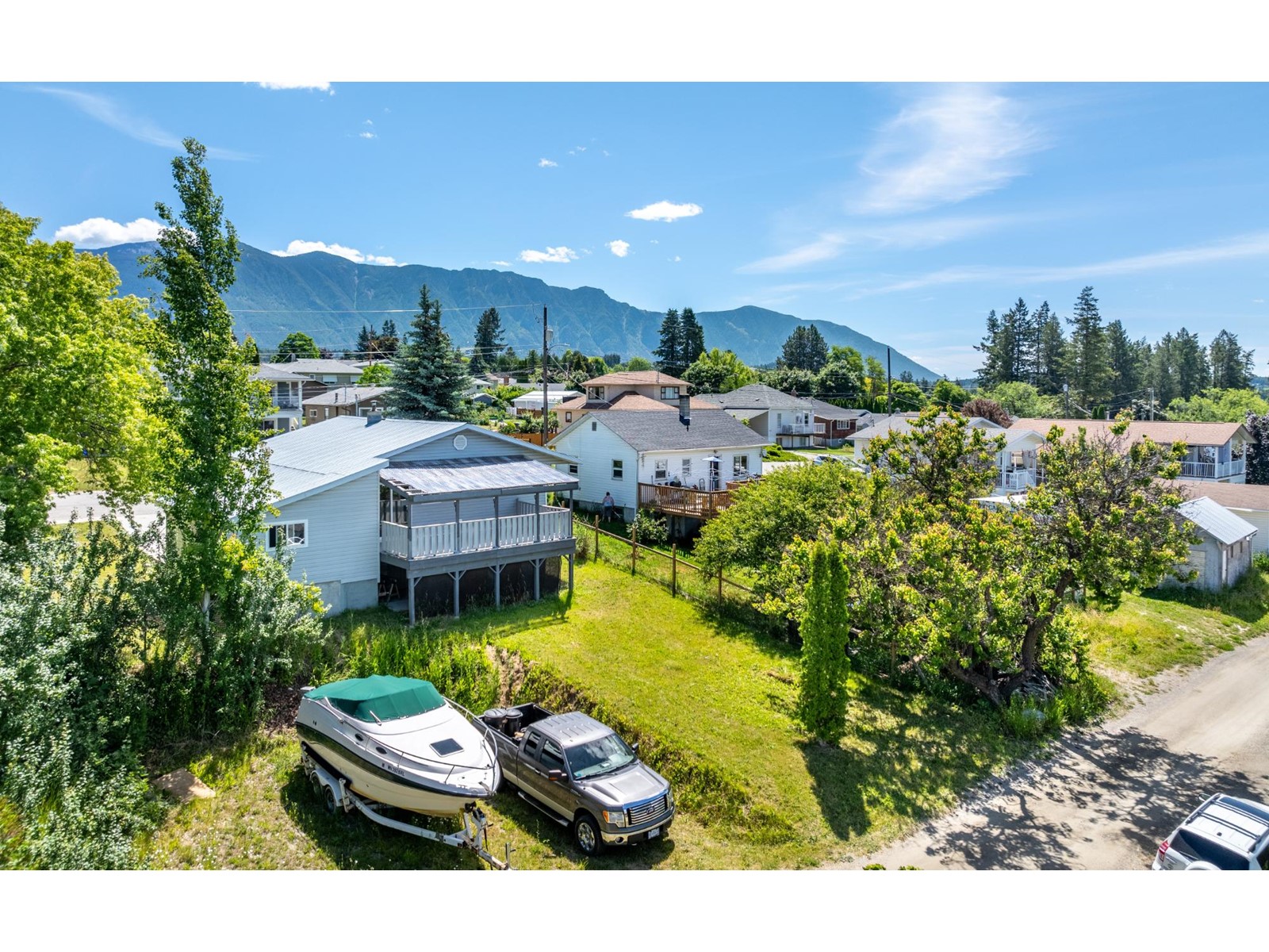 413 9TH AVENUE S, creston, British Columbia