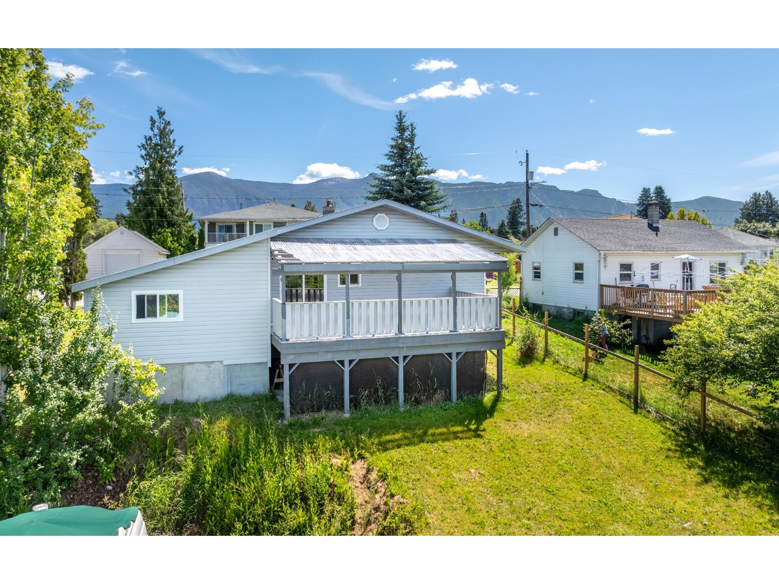 413 9th Avenue S, Creston, British Columbia  V0B 1G0 - Photo 3 - 2478045