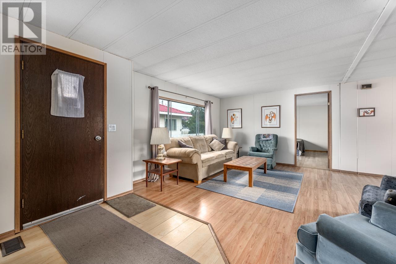 209 FOSTER AVE, clinton, British Columbia