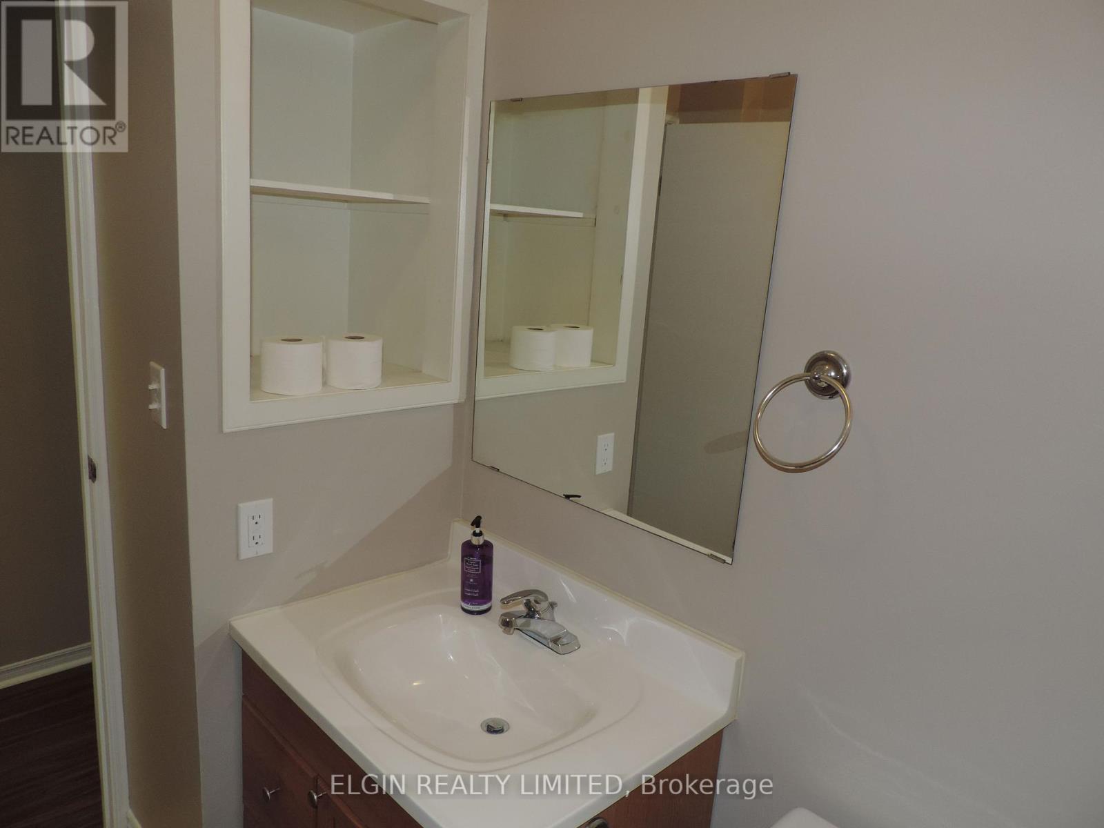 46 Elgin Street, St. Thomas, Ontario  N5R 3M1 - Photo 7 - X8482862