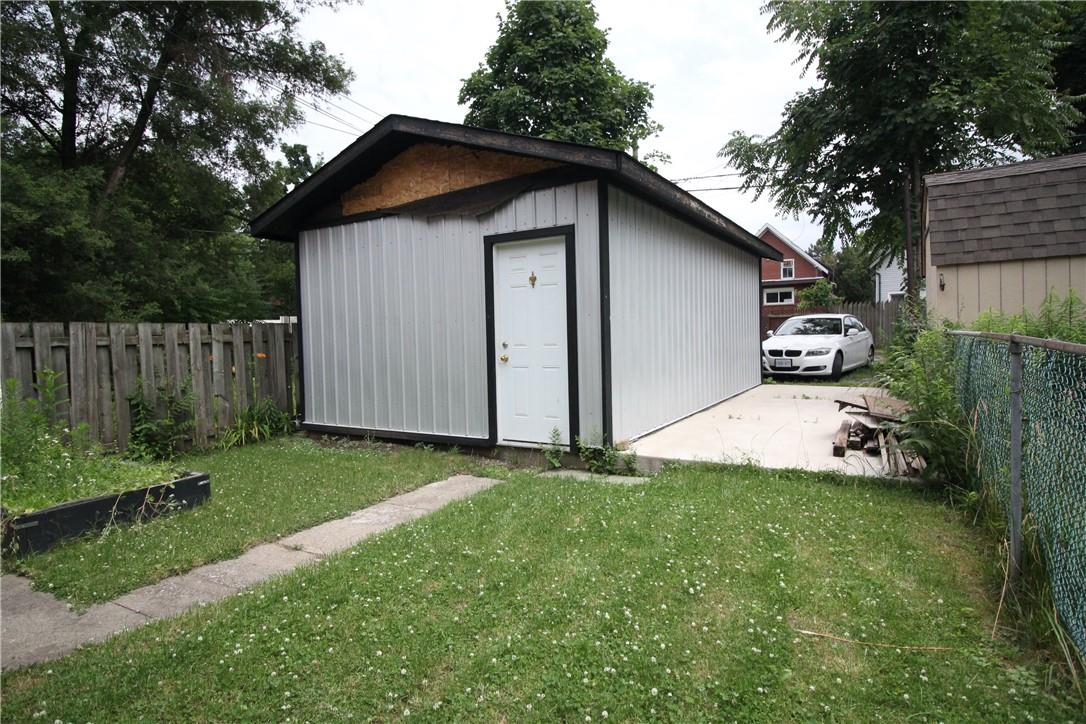 Image of property at 107 Wellington Street S