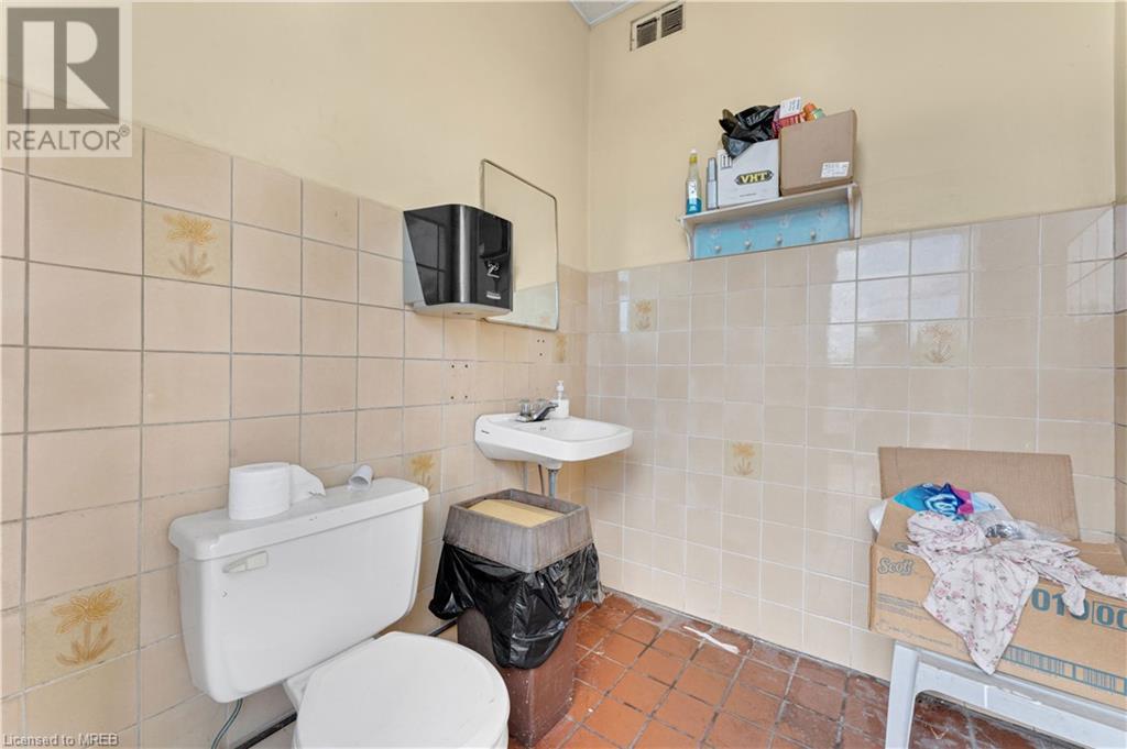 686 Eramosa Road, Guelph, Ontario  N1E 2N9 - Photo 14 - 40610035