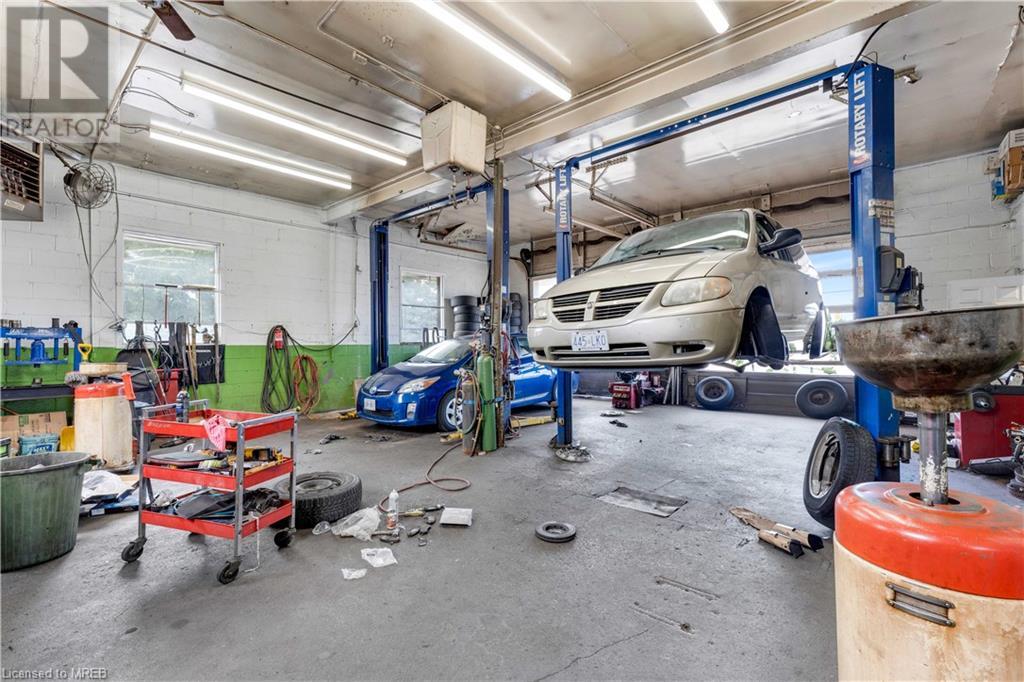 686 Eramosa Road, Guelph, Ontario  N1E 2N9 - Photo 8 - 40610035