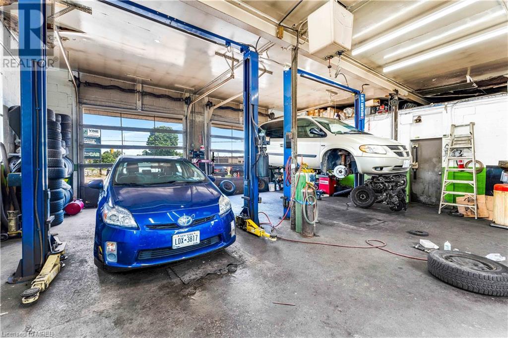 686 Eramosa Road, Guelph, Ontario  N1E 2N9 - Photo 9 - 40610035