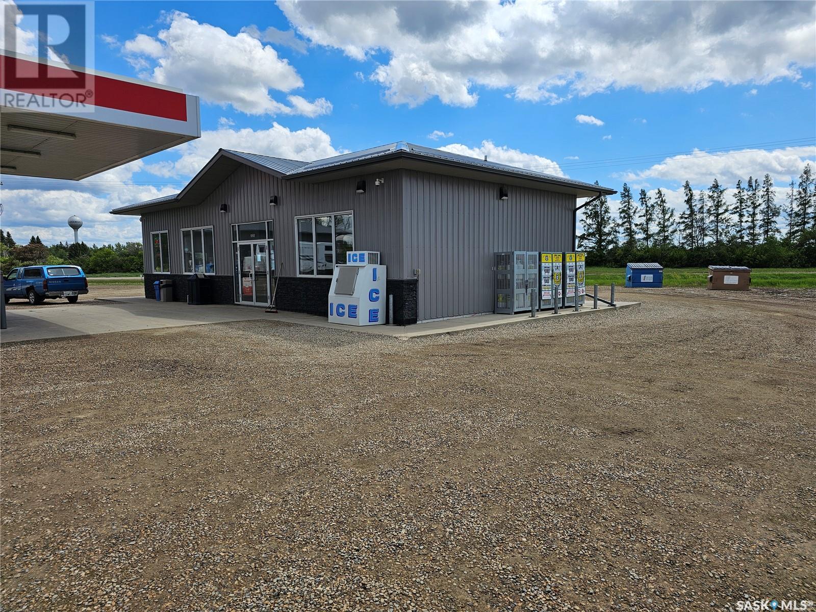 225 Kaiser William Avenue, Langenburg, Saskatchewan  S0A 2A0 - Photo 2 - SK971013