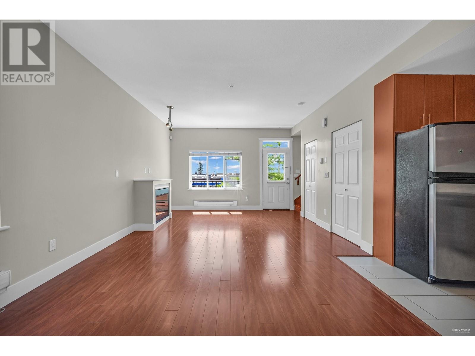 212 5211 Irmin Street, Burnaby, British Columbia  V5J 0C9 - Photo 7 - R2899574