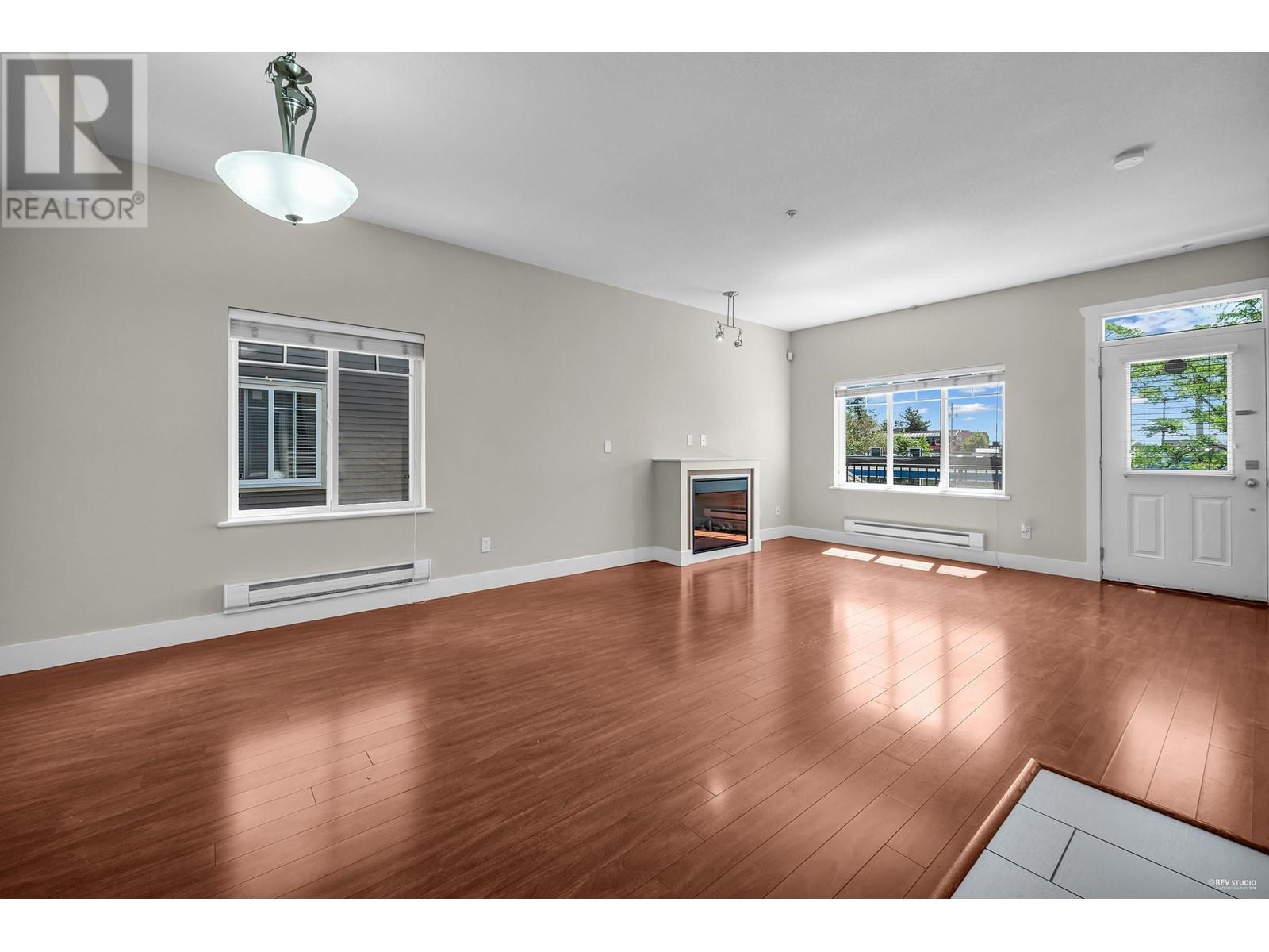 212 5211 Irmin Street, Burnaby, British Columbia  V5J 0C9 - Photo 10 - R2899574