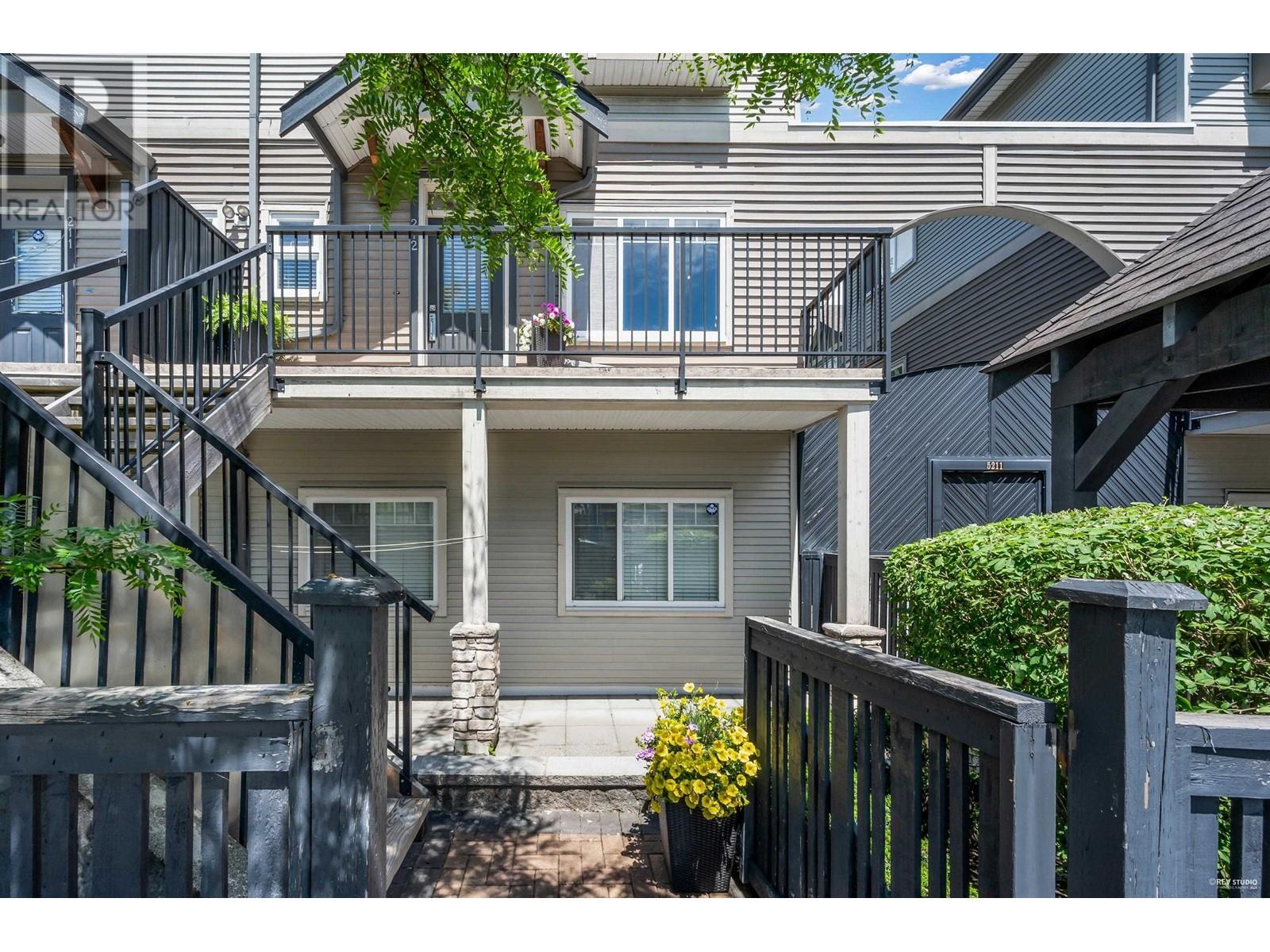 212 5211 Irmin Street, Burnaby, British Columbia  V5J 0C9 - Photo 2 - R2899574