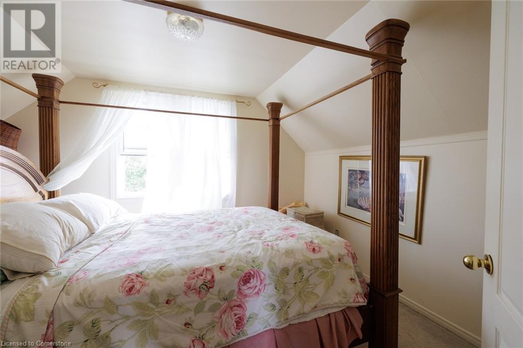 Image of property at 2 DUNKIRK Avenue