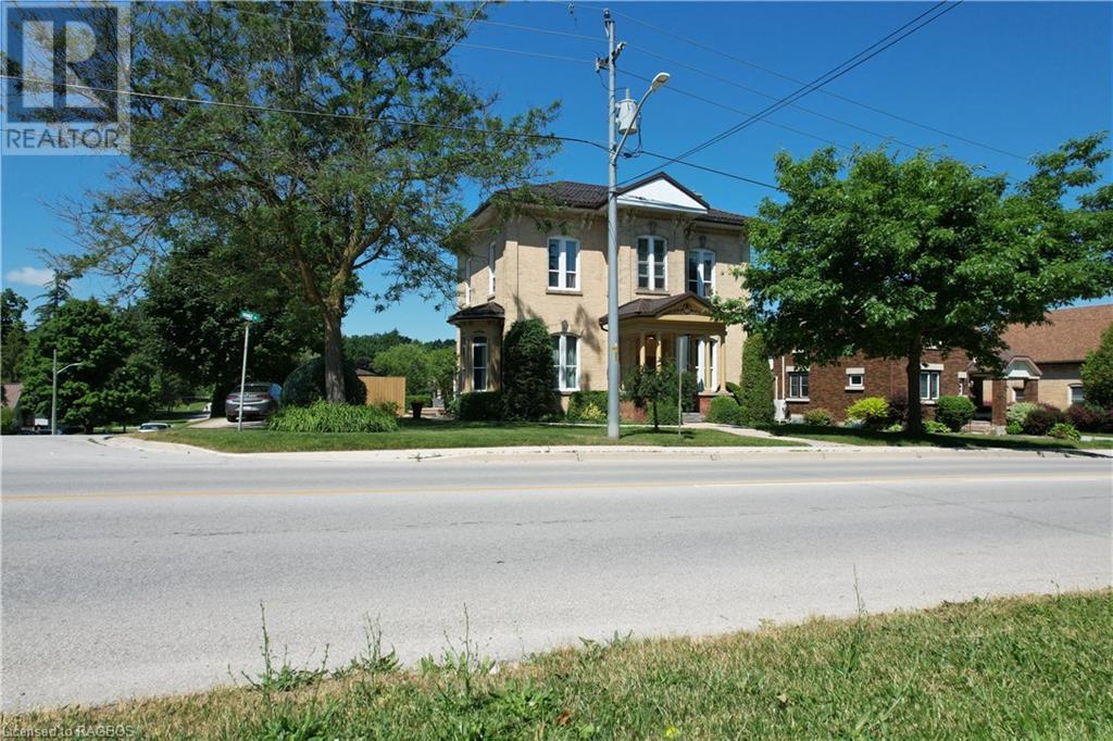 629 Yonge St S, Walkerton, Ontario  N0G 2V0 - Photo 2 - 40612742