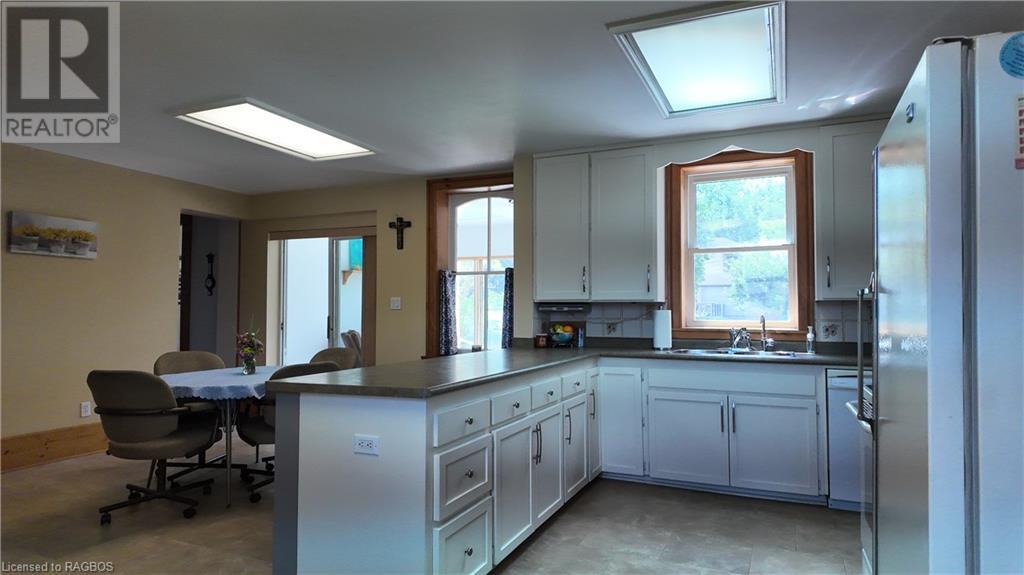 629 Yonge St S, Walkerton, Ontario  N0G 2V0 - Photo 9 - 40612742