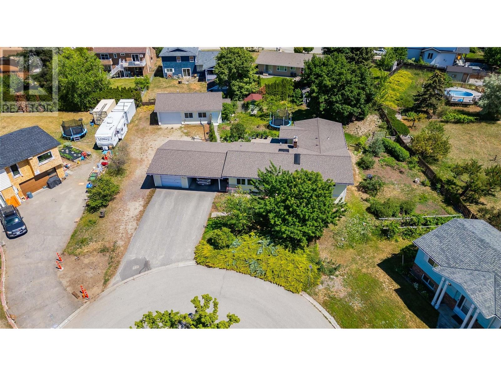 Property at 675 Moraine Court image 5