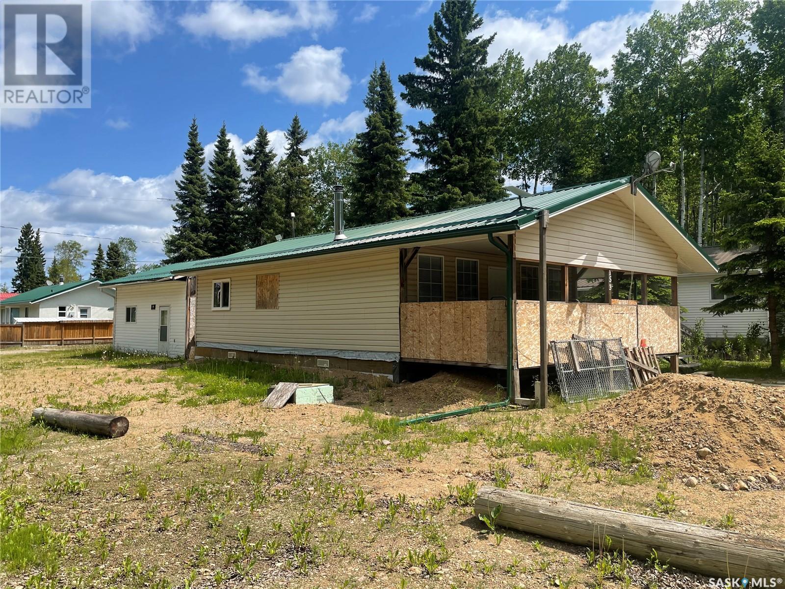 153 2nd Avenue, Lac La Plonge, Saskatchewan  S0M 0G0 - Photo 17 - SK975090