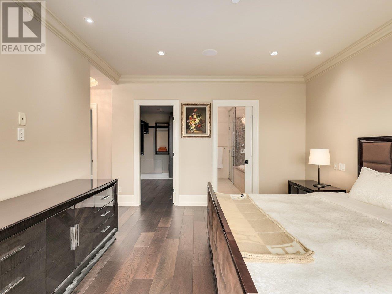 Listing Picture 20 of 40 : 3963 W 11TH AVENUE, Vancouver / 溫哥華 - 魯藝地產 Yvonne Lu Group - MLS Medallion Club Member