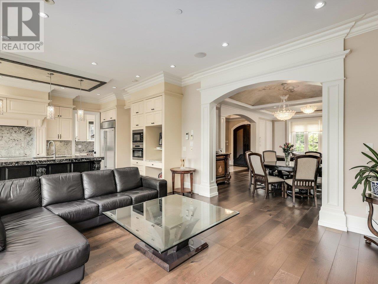 Listing Picture 10 of 40 : 3963 W 11TH AVENUE, Vancouver / 溫哥華 - 魯藝地產 Yvonne Lu Group - MLS Medallion Club Member