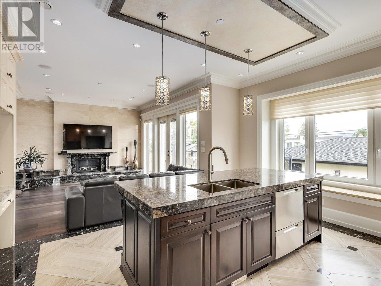 Listing Picture 12 of 40 : 3963 W 11TH AVENUE, Vancouver / 溫哥華 - 魯藝地產 Yvonne Lu Group - MLS Medallion Club Member