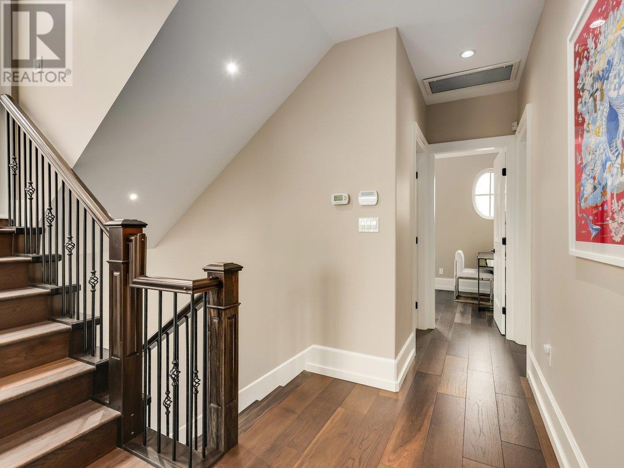 Listing Picture 17 of 40 : 3963 W 11TH AVENUE, Vancouver / 溫哥華 - 魯藝地產 Yvonne Lu Group - MLS Medallion Club Member