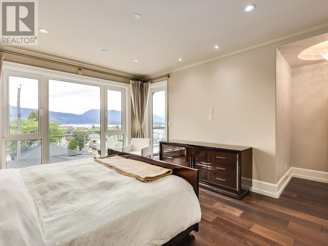 Listing Picture 19 of 40 : 3963 W 11TH AVENUE, Vancouver / 溫哥華 - 魯藝地產 Yvonne Lu Group - MLS Medallion Club Member