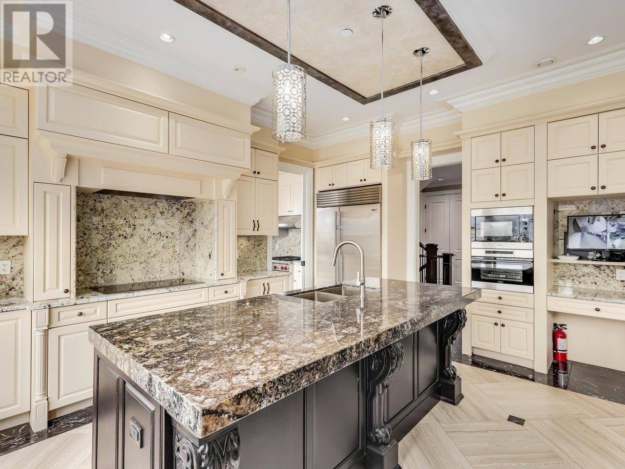 Listing Picture 13 of 40 : 3963 W 11TH AVENUE, Vancouver / 溫哥華 - 魯藝地產 Yvonne Lu Group - MLS Medallion Club Member