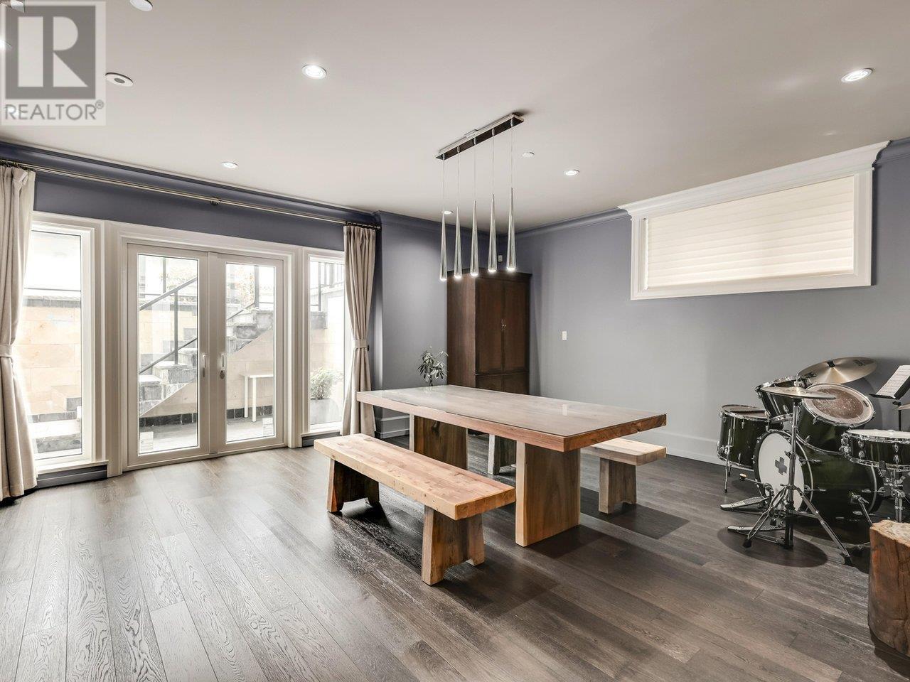 Listing Picture 34 of 40 : 3963 W 11TH AVENUE, Vancouver / 溫哥華 - 魯藝地產 Yvonne Lu Group - MLS Medallion Club Member