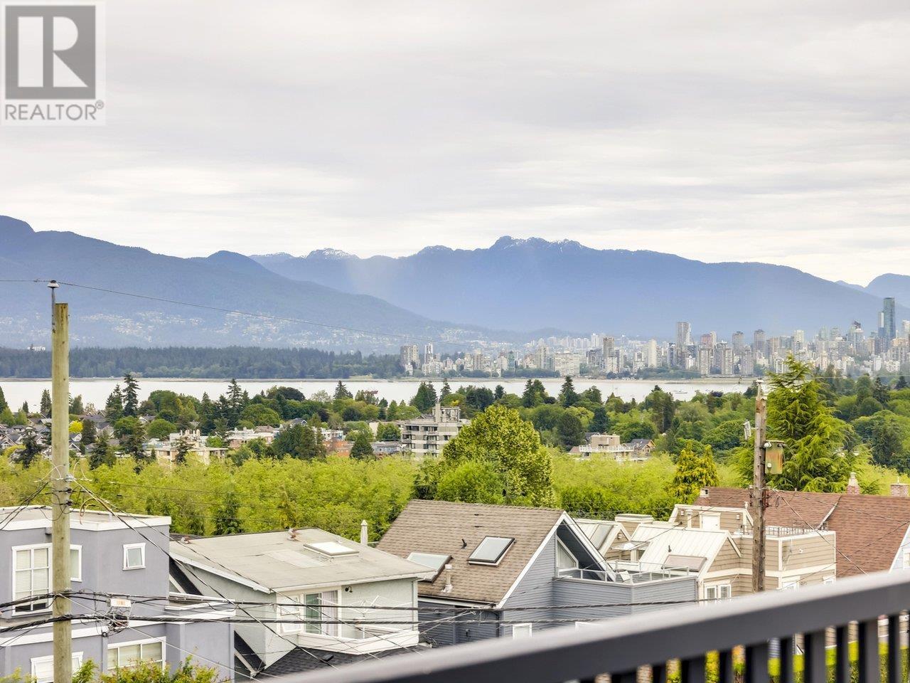 Listing Picture 33 of 40 : 3963 W 11TH AVENUE, Vancouver / 溫哥華 - 魯藝地產 Yvonne Lu Group - MLS Medallion Club Member