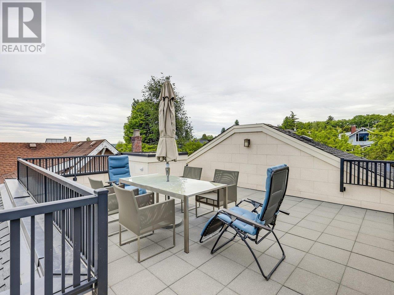 Listing Picture 31 of 40 : 3963 W 11TH AVENUE, Vancouver / 溫哥華 - 魯藝地產 Yvonne Lu Group - MLS Medallion Club Member