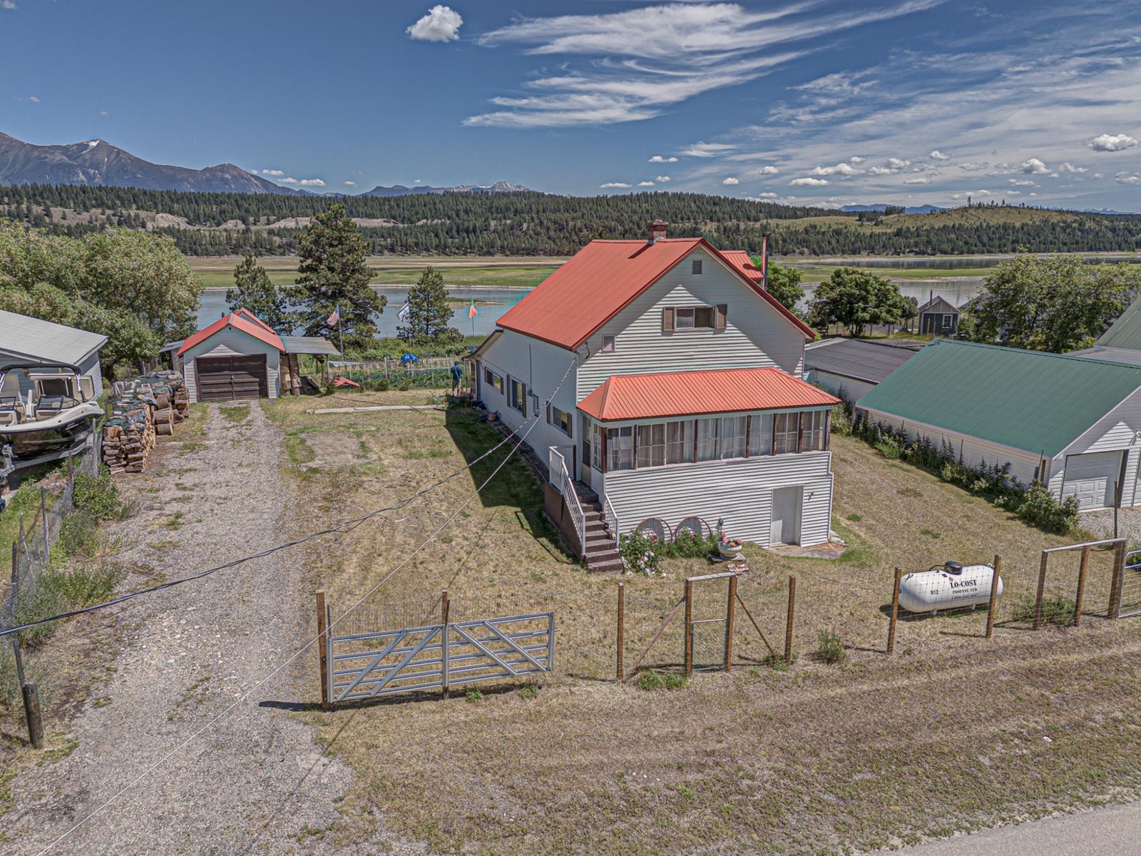 6294 LAURIER AVENUE, wardner, British Columbia