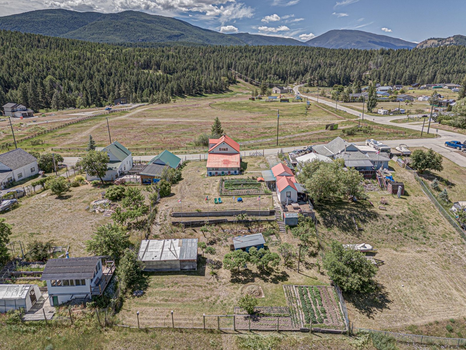 6294 Laurier Avenue, Wardner, British Columbia  V0B 2J0 - Photo 5 - 2478041