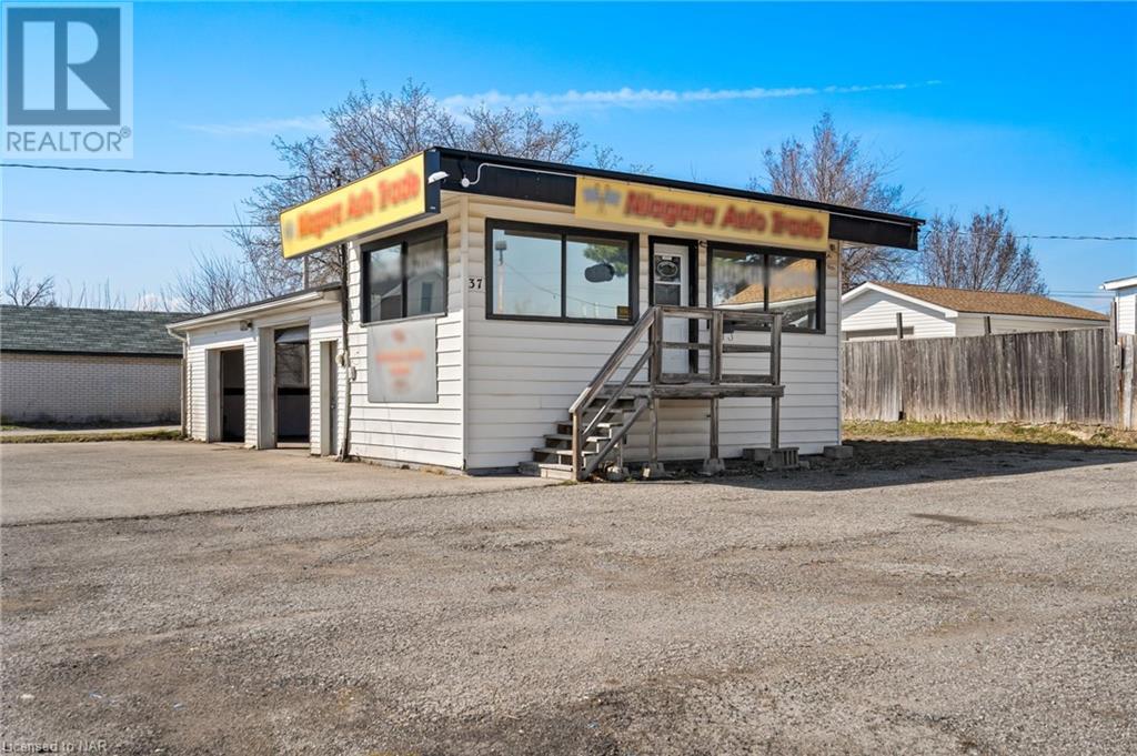 37 Hartzell Road, St. Catharines, Ontario  L2P 1M4 - Photo 2 - 40613231