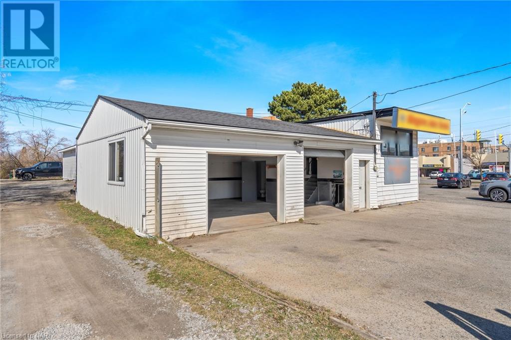 37 Hartzell Road, St. Catharines, Ontario  L2P 1M4 - Photo 4 - 40613231