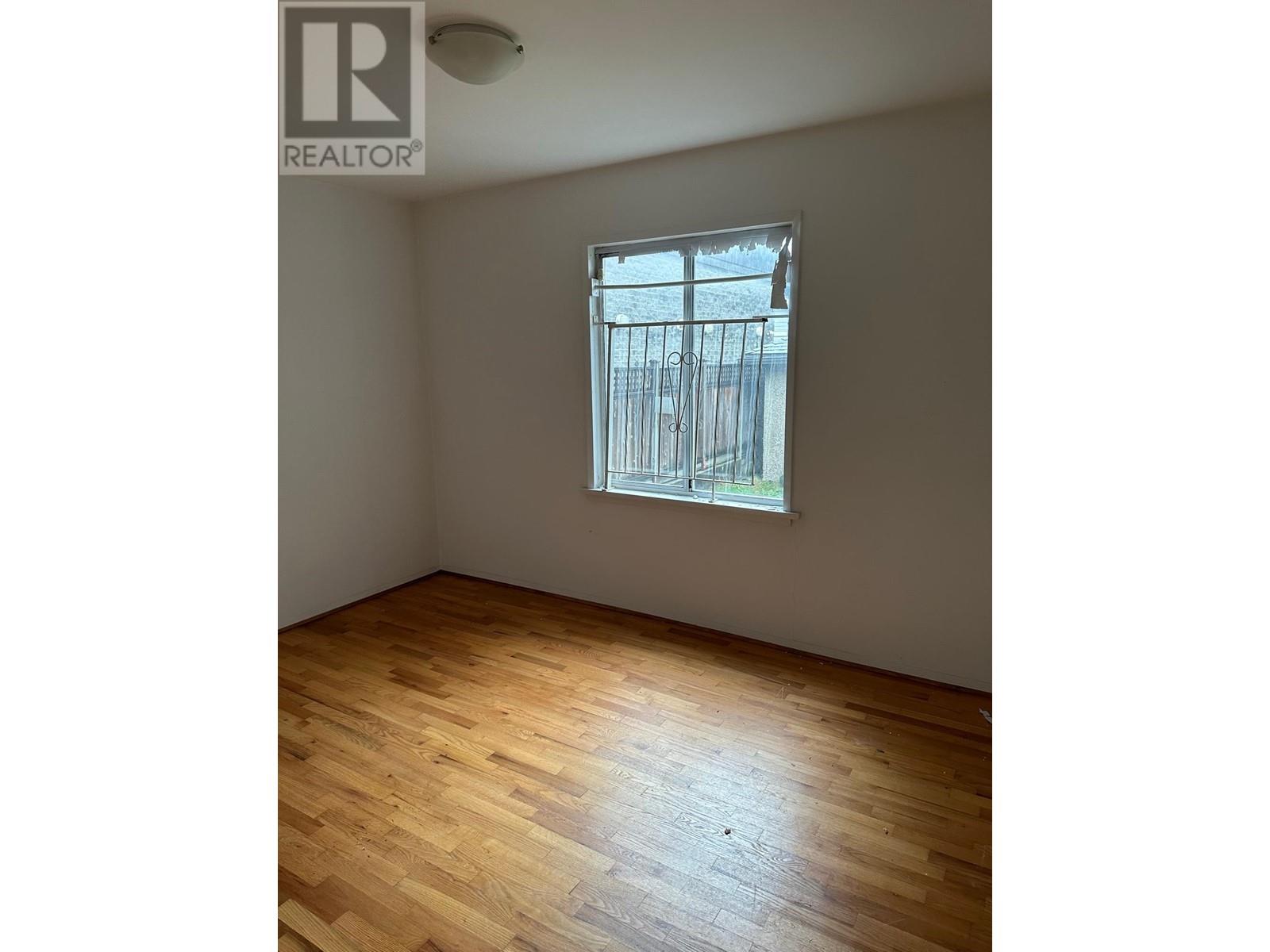 1929 E Broadway, Vancouver, British Columbia  V5N 1W4 - Photo 7 - R2899921