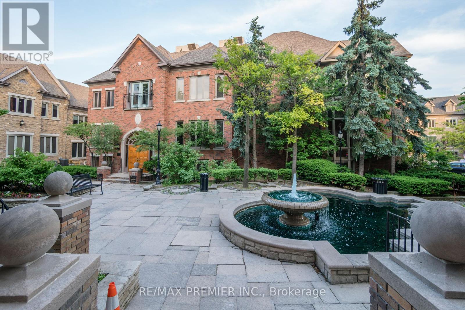 30-102 - 30 Village Center Place, Mississauga, Ontario  L4Z 1V9 - Photo 2 - W8487762