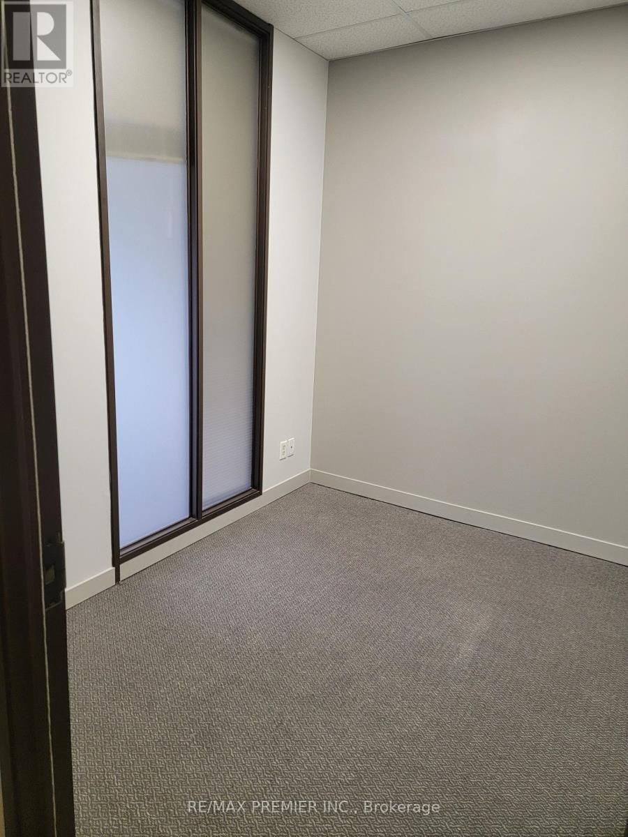 30-308 - 30 Village Center Place, Mississauga, Ontario  L4Z 1V9 - Photo 10 - W8488318