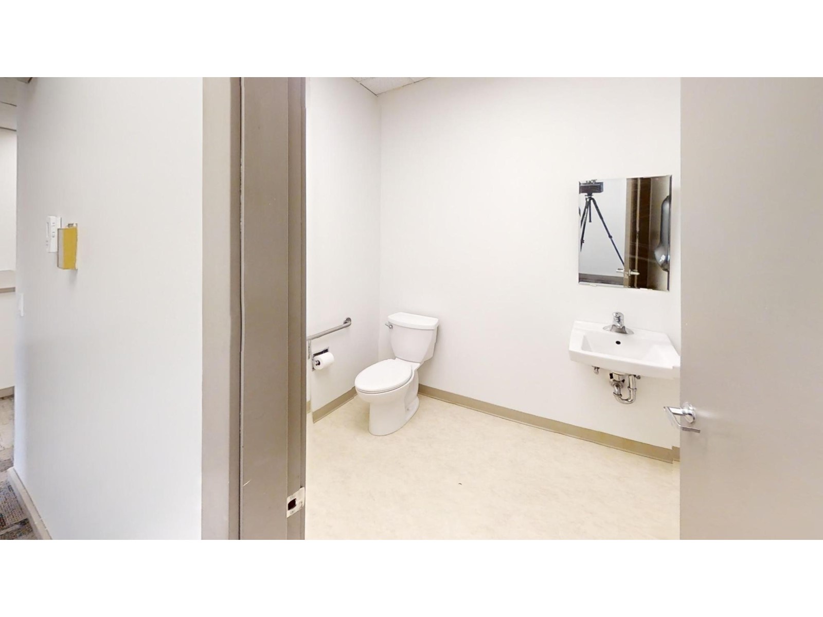 523 Vernon Street, Nelson, British Columbia  V1L 4E9 - Photo 16 - 2478083