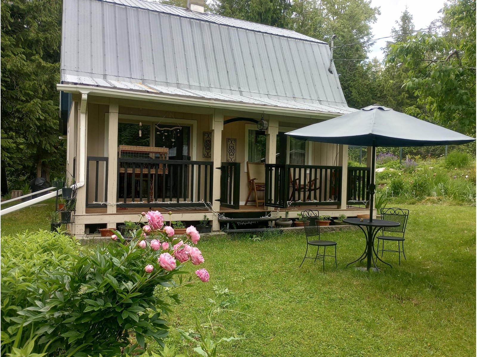 7812 Highway 6, Fauquier, British Columbia  V0G 1K0 - Photo 1 - 2478070