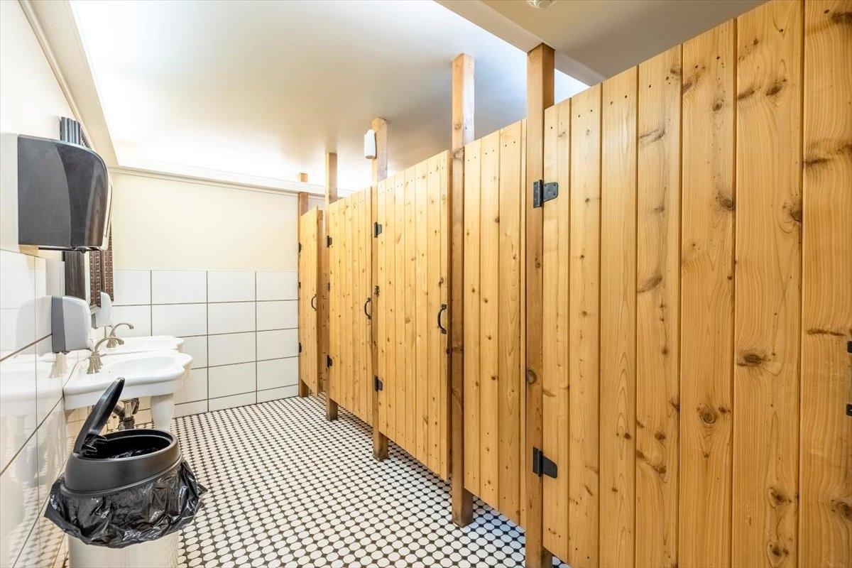 321 2nd Avenue, Fernie, British Columbia  V0B 1M0 - Photo 32 - 2478079