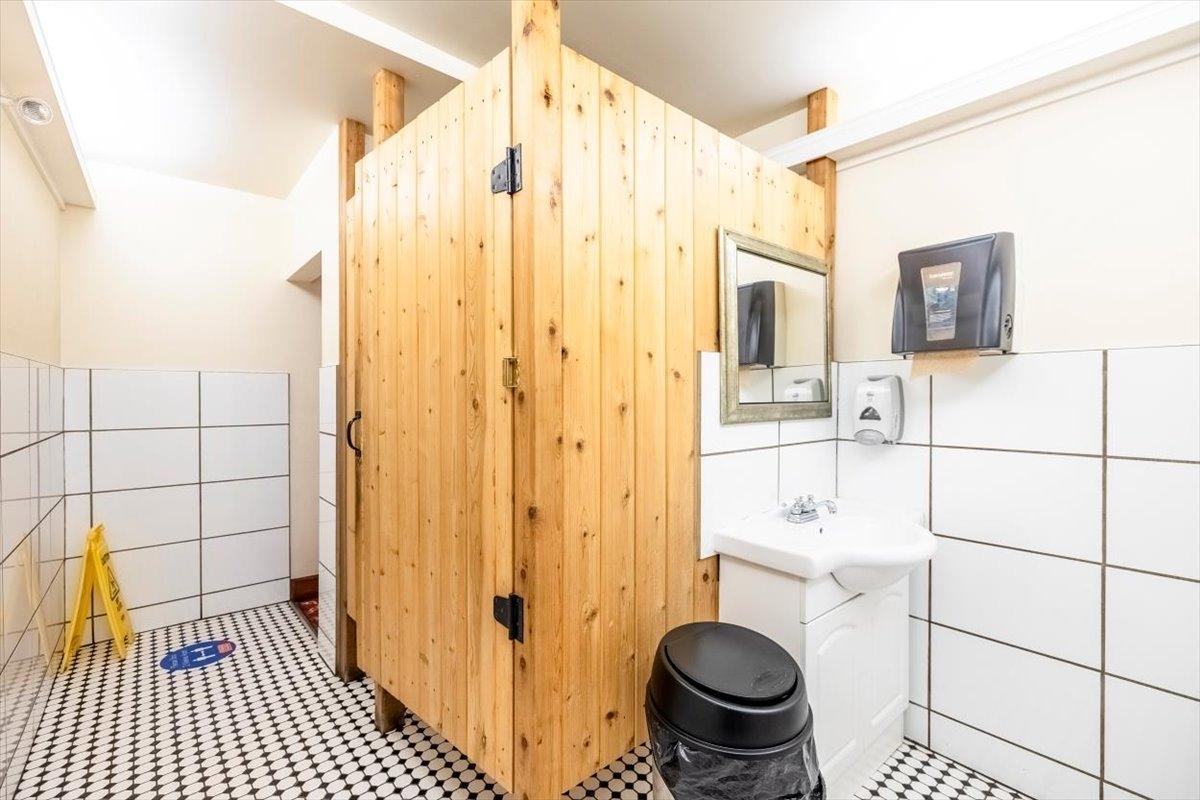 321 2nd Avenue, Fernie, British Columbia  V0B 1M0 - Photo 34 - 2478079