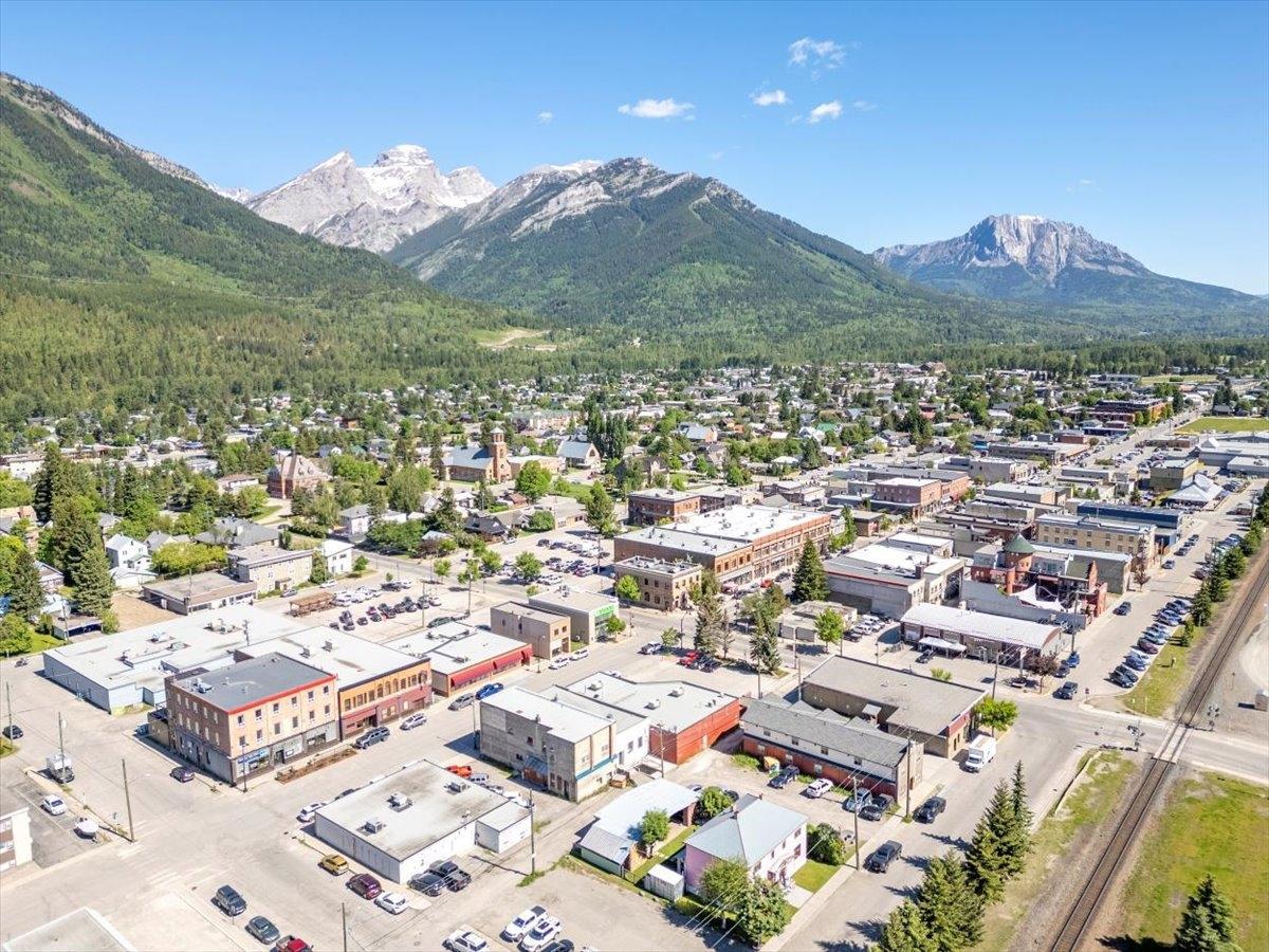 321 2nd Avenue, Fernie, British Columbia  V0B 1M0 - Photo 54 - 2478079