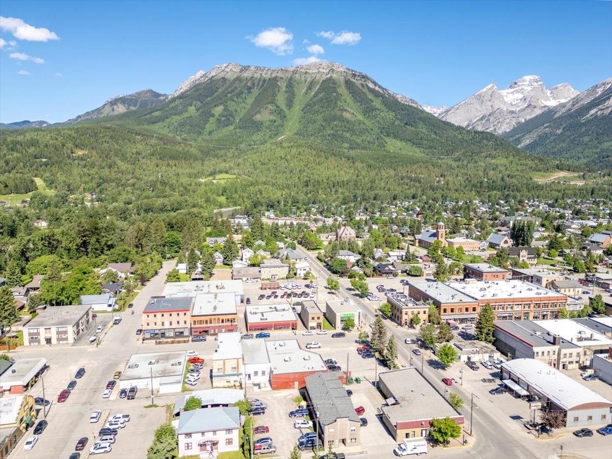 321 2nd Avenue, Fernie, British Columbia  V0B 1M0 - Photo 55 - 2478079