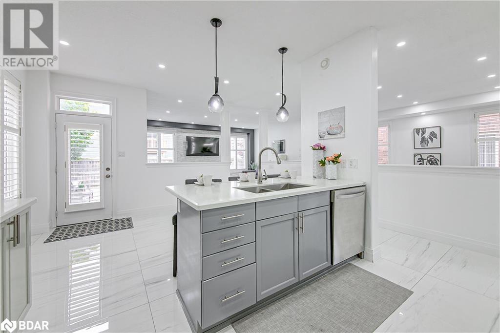 13 Auburn Court, Barrie, Ontario  L4N 6G9 - Photo 12 - 40613517