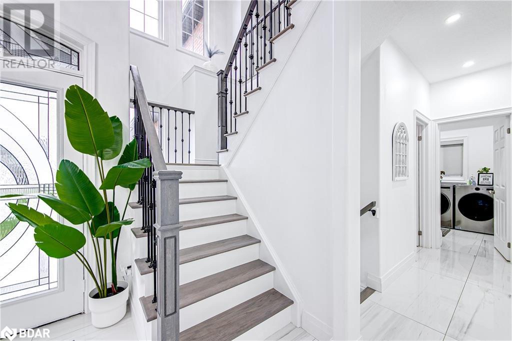 13 Auburn Court, Barrie, Ontario  L4N 6G9 - Photo 4 - 40613517