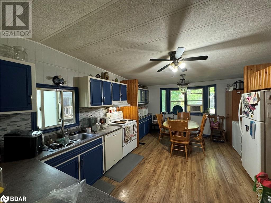 1052 Four Seasons Park Road, Gravenhurst, Ontario  P0E 1N0 - Photo 13 - 40613335