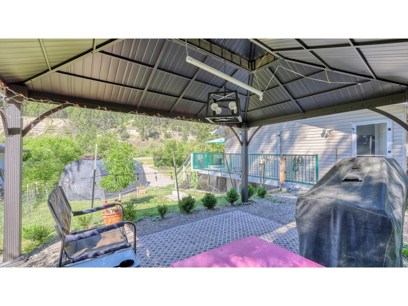 8264 Hobbitt Frontage Road, Dry Gulch, British Columbia  V0A 1M0 - Photo 21 - 2478087