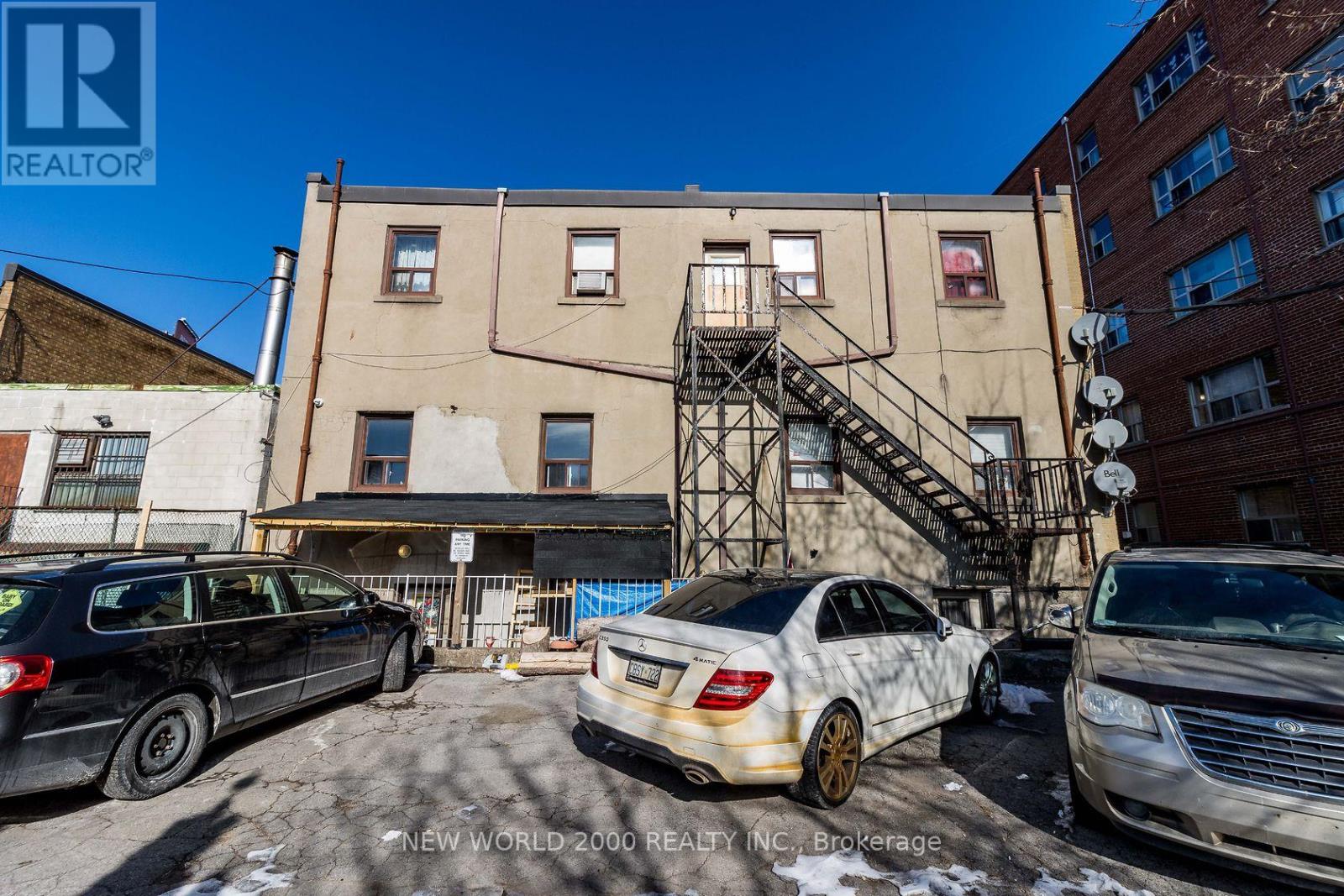 2011 Eglinton Avenue W, Toronto, Ontario  M6E 2K1 - Photo 19 - W8489302
