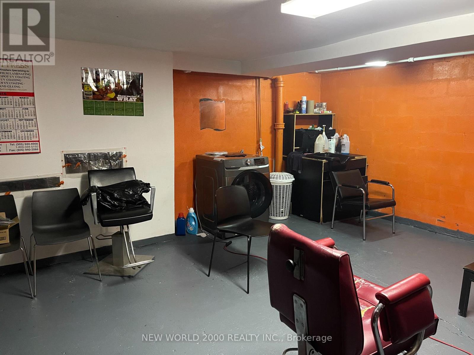2011 Eglinton Avenue W, Toronto, Ontario  M6E 2K1 - Photo 33 - W8489302