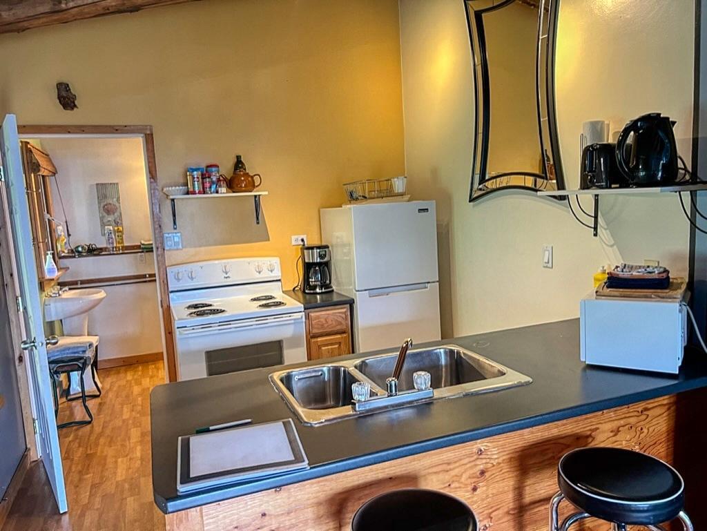 12168 Highway 3a, Boswell, British Columbia  V0B 1A0 - Photo 16 - 2478095